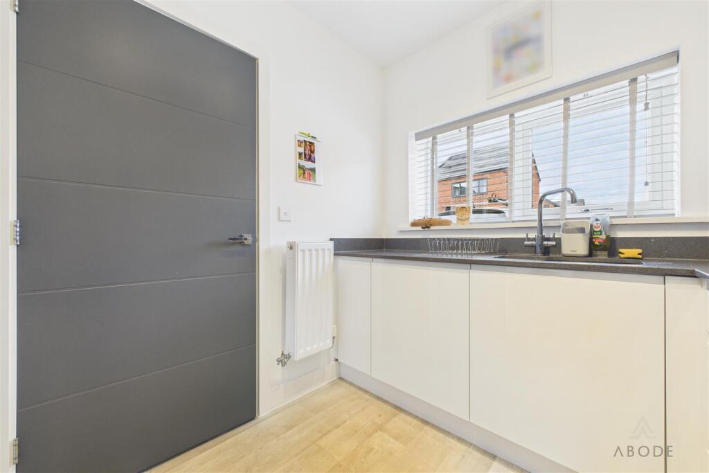 House in Stoke-on-Trent - View 4