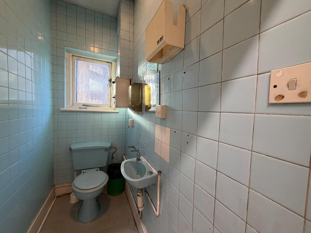5 North End Road, Golders Green, London, NW11 photo 2