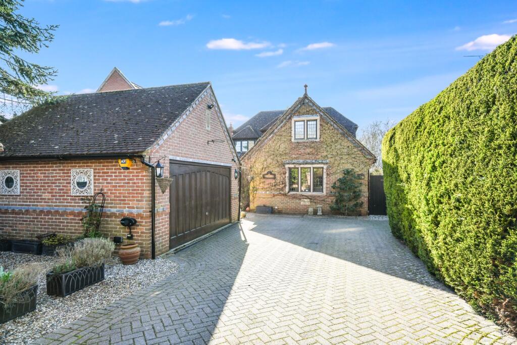 Main image of property: Oak Avenue, Crays Hill, Billericay, CM11