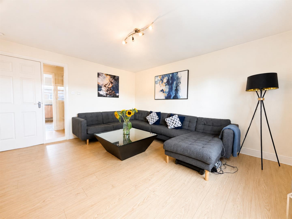 Apartment in Motherwell - View 4