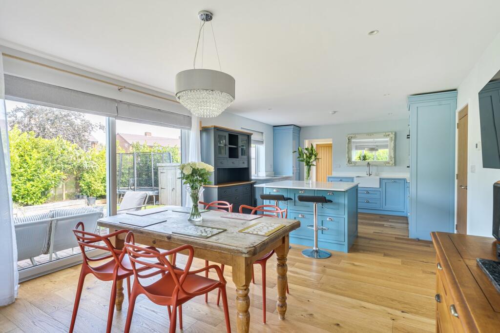 Southlands, Pennington, Lymington, SO41 - View 2