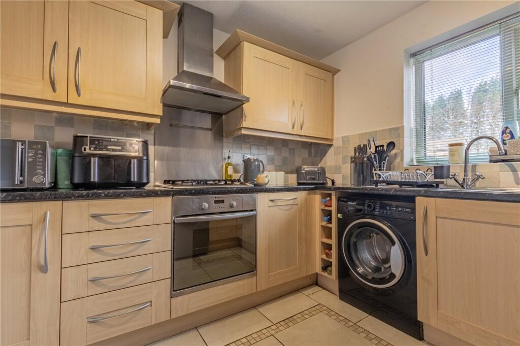 Martindale Close, Royton, Oldham, Greater Manchester, OL2 photo 4