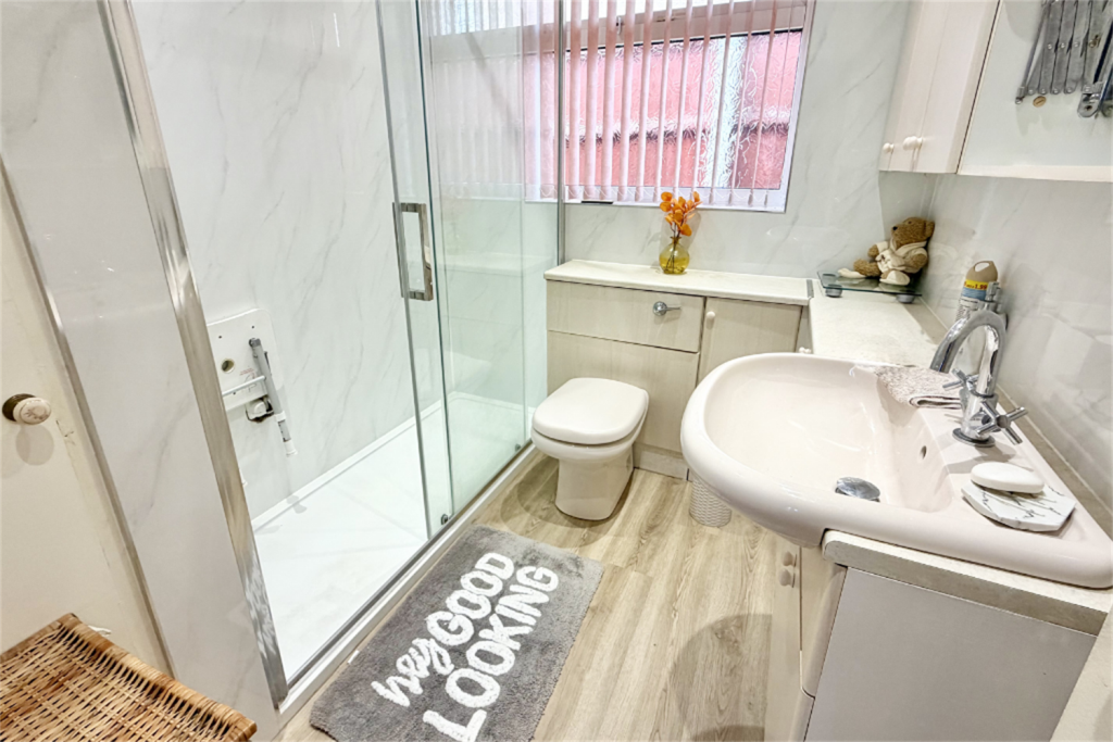 9 Rivergreen Crescent, Bramcote, NG9 3EQ - View 3