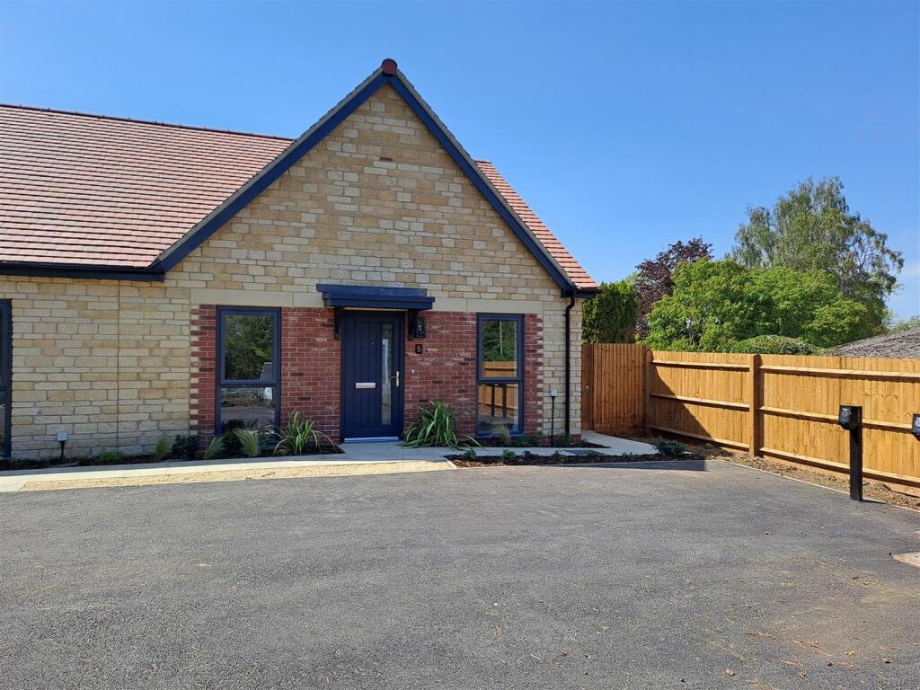 Main image of property: 5, Bartlett Close, Kidnappers Lane, Cheltenham