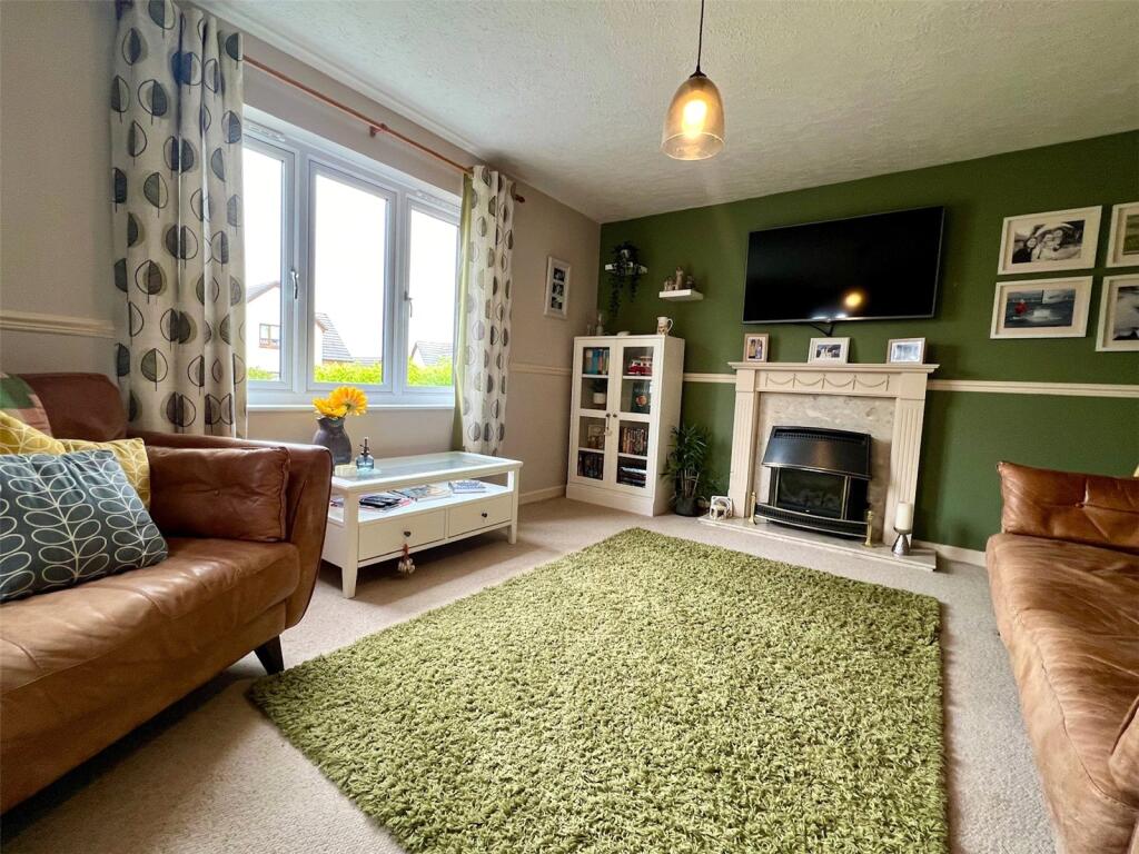 Rumsey Drive, Neyland, Milford Haven, Pembrokeshire, SA73 photo 4