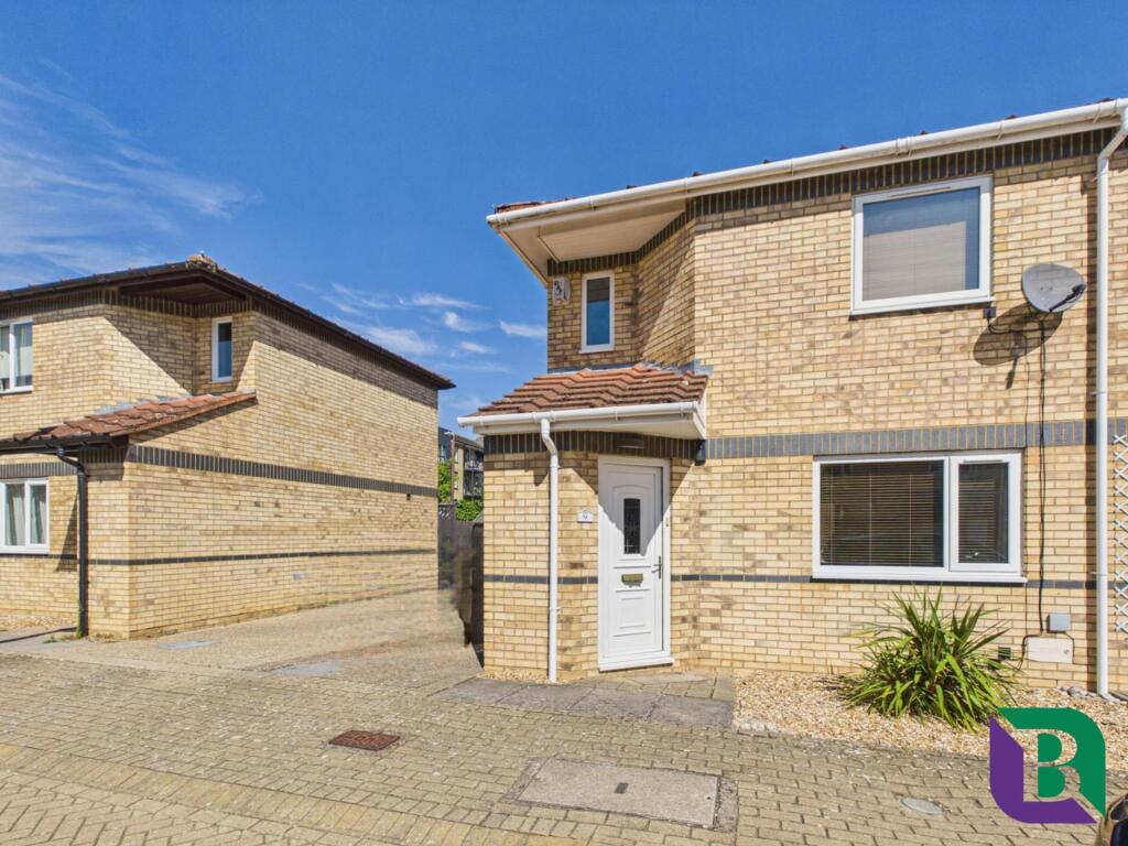 Main image of property: Hucklebury Close, Walnut Tree