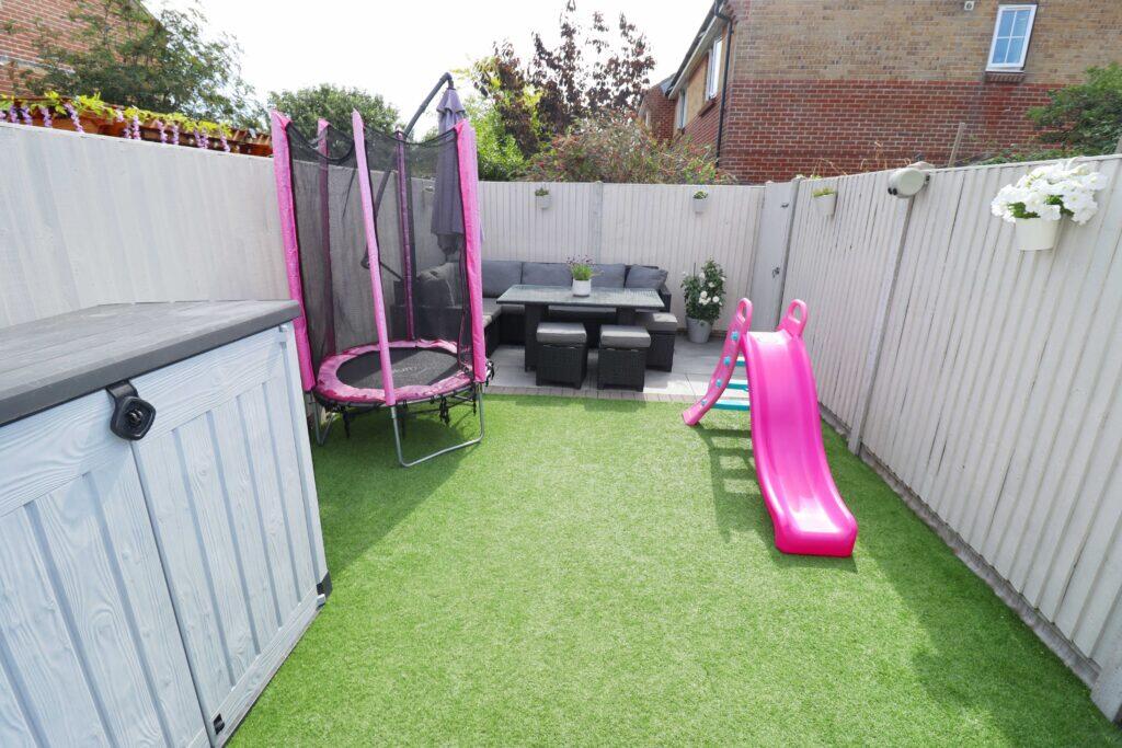 Pebble Close, Hayling Island photo 4