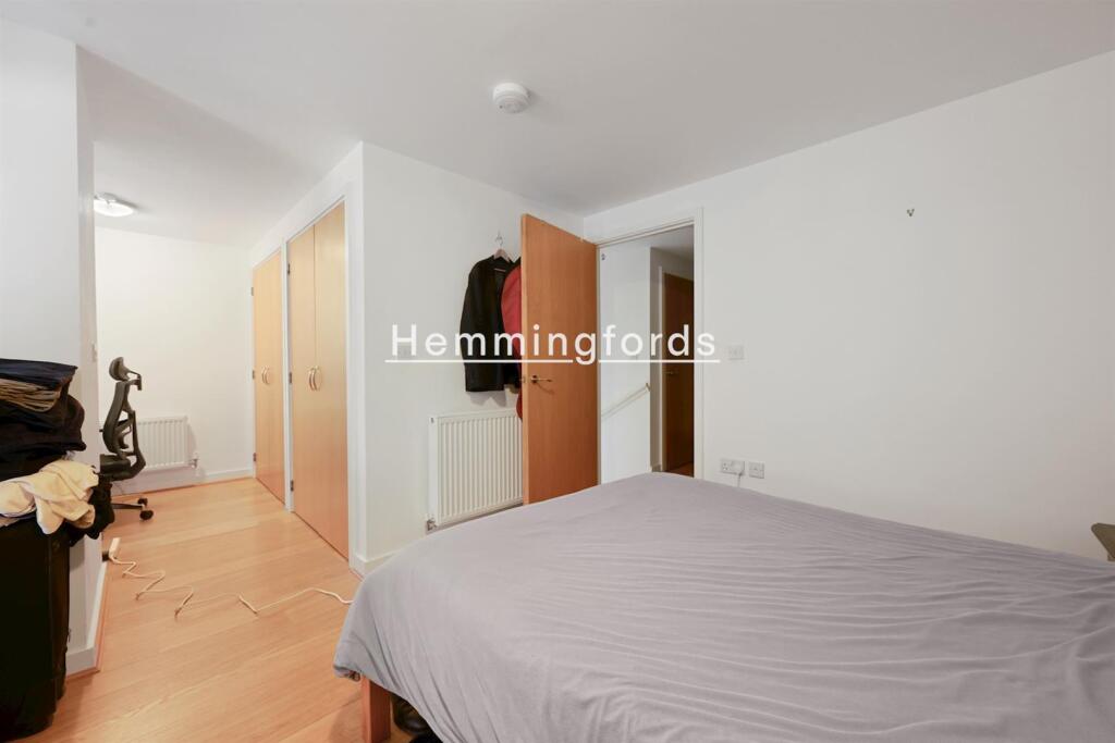 Shepperton Road, London, N1 - More