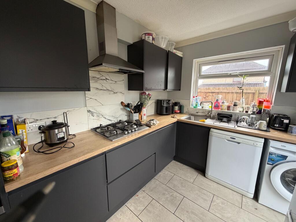 6 bedroom terraced house for rent