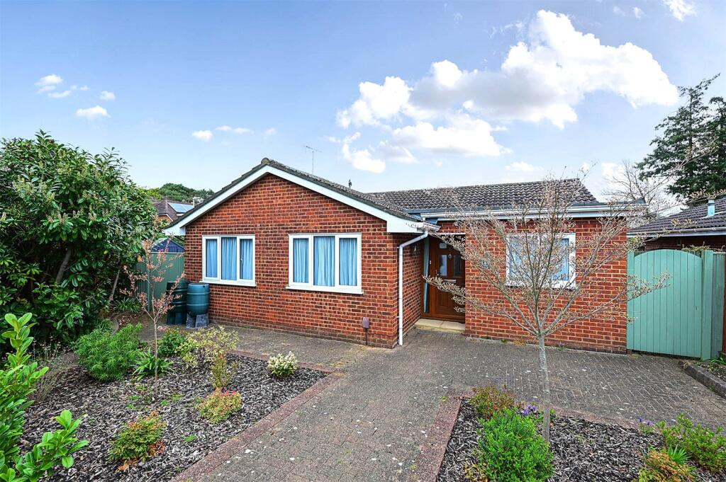 Main image of property: Reading Road South, Church Crookham, Fleet, Hampshire, GU52