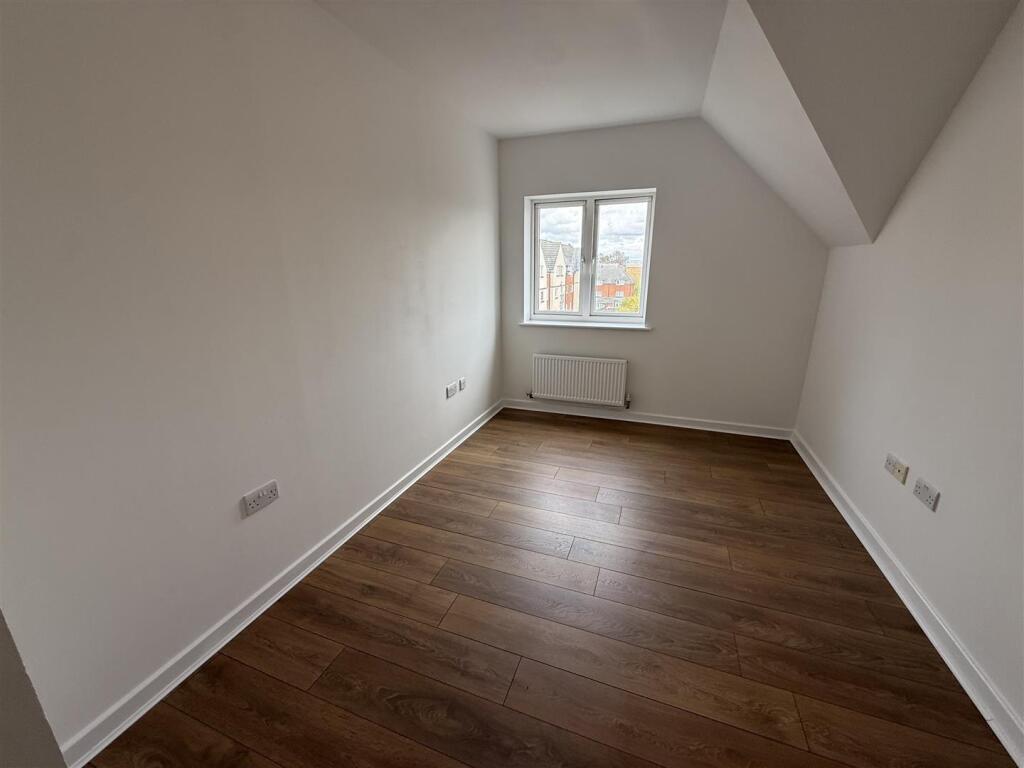 Apartment in Twickenham - View 4