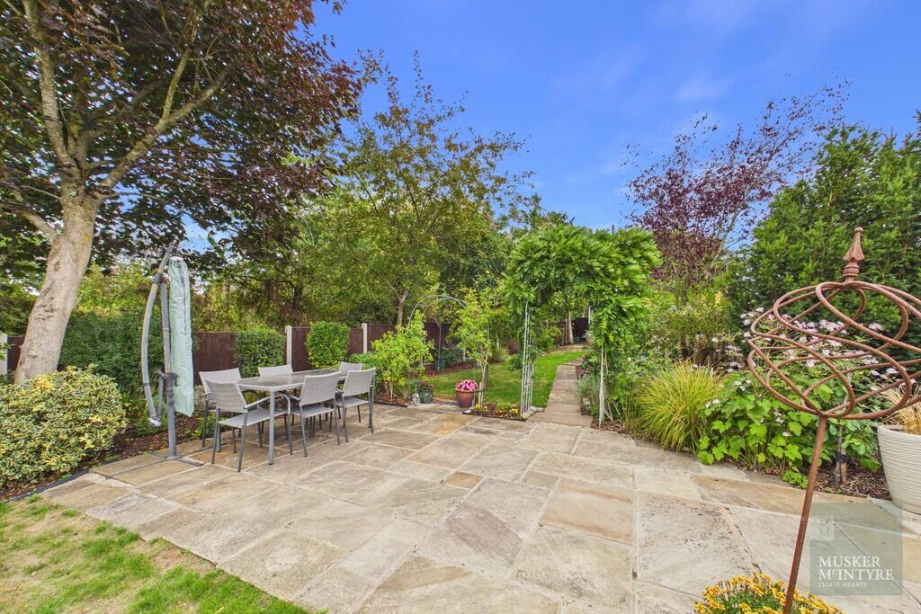 House in South Norfolk, Bedingham Green, Bedingham - More