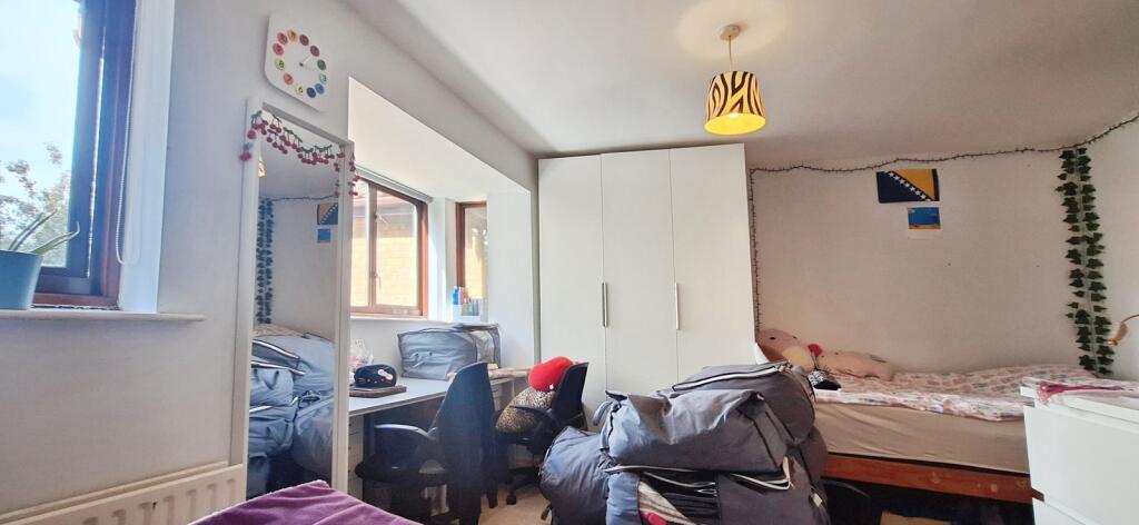 House in London - View 4