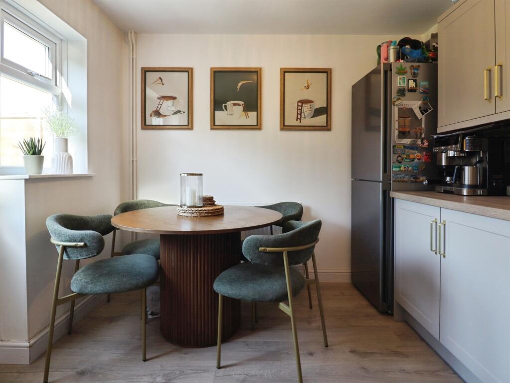 House in Cardiff, Trowbridge - View 5