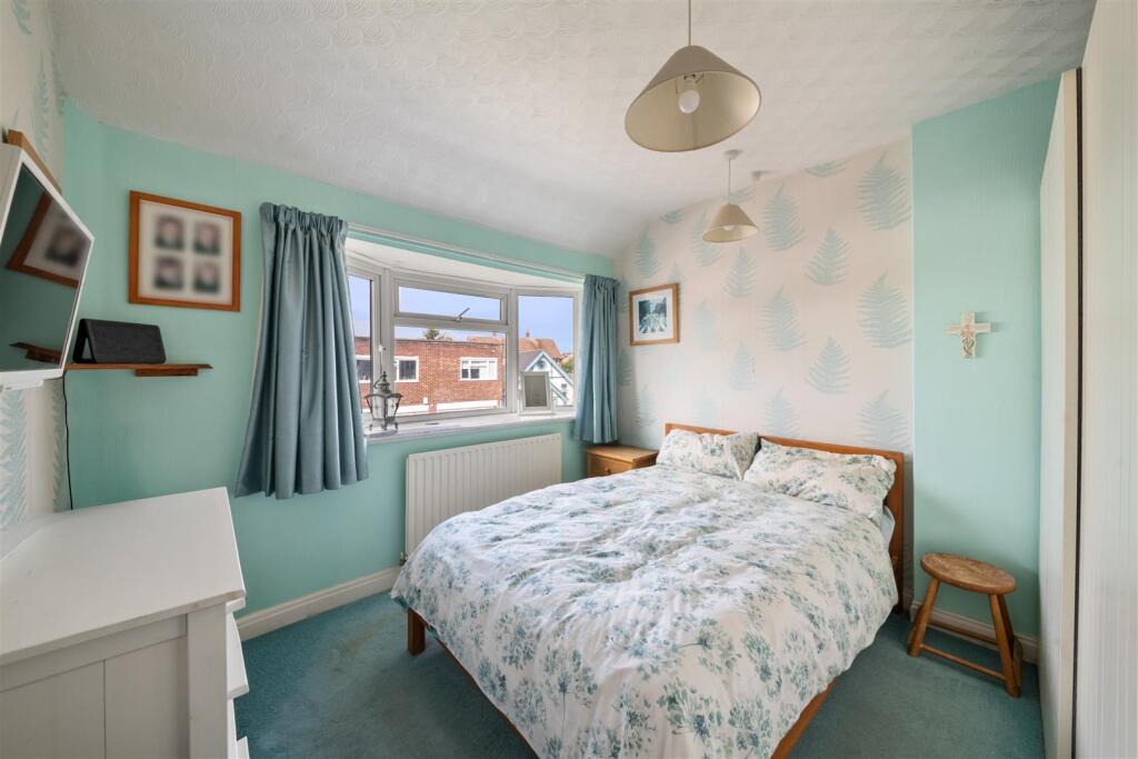 House in Twickenham, Whitton - More