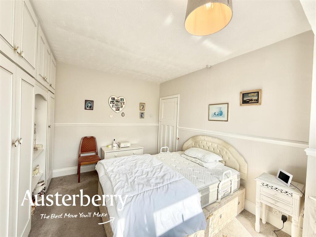 House in Stoke-on-Trent - More
