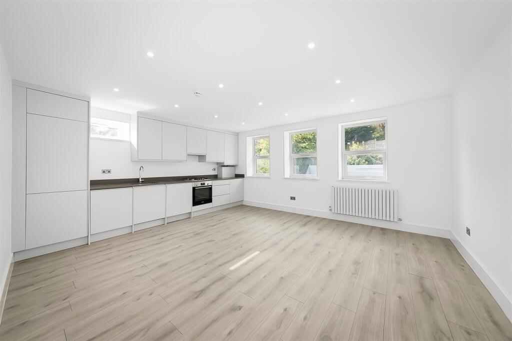 Apartment in London - View 3