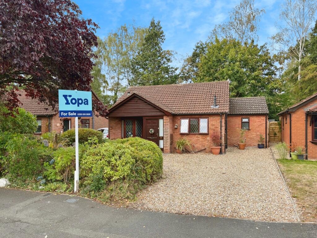 2-bed bungalow on Finningley Road, Lincoln, LN6, £190,000