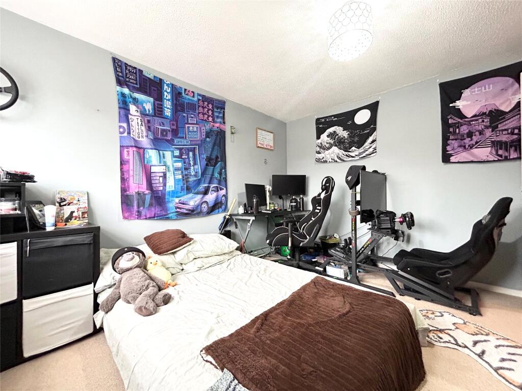 House in Reading, Lower Earley, Earley - More