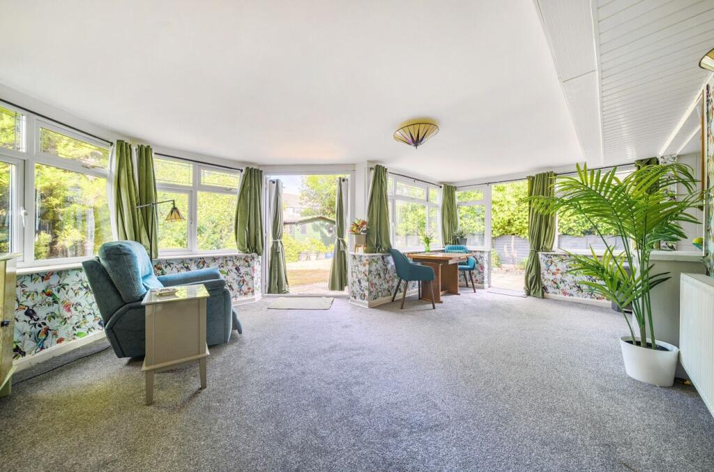 House in New Forest, New Milton - View 5