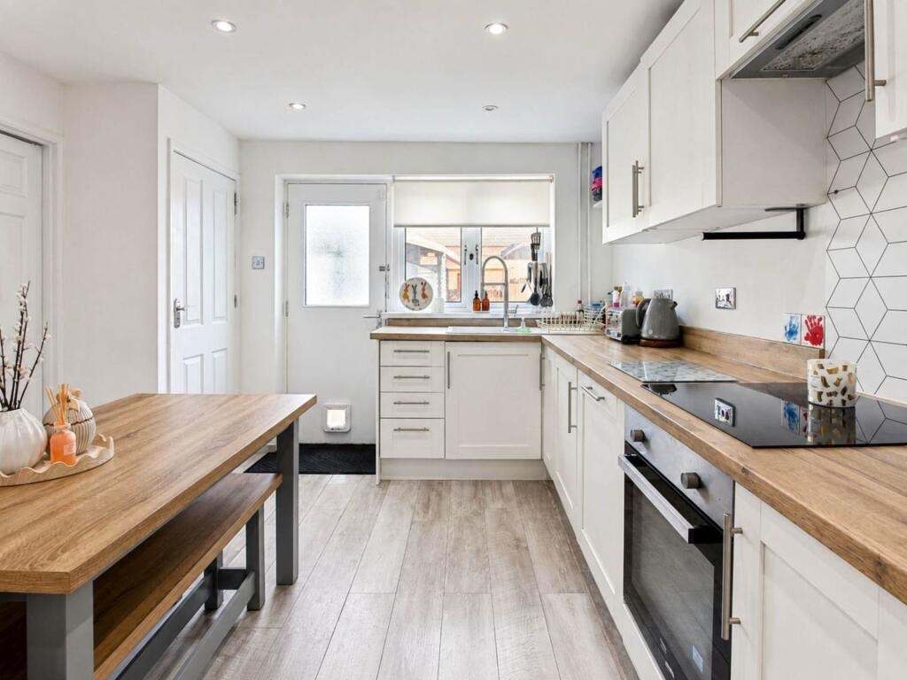 House in Aylesbury, Quarrendon - View 2