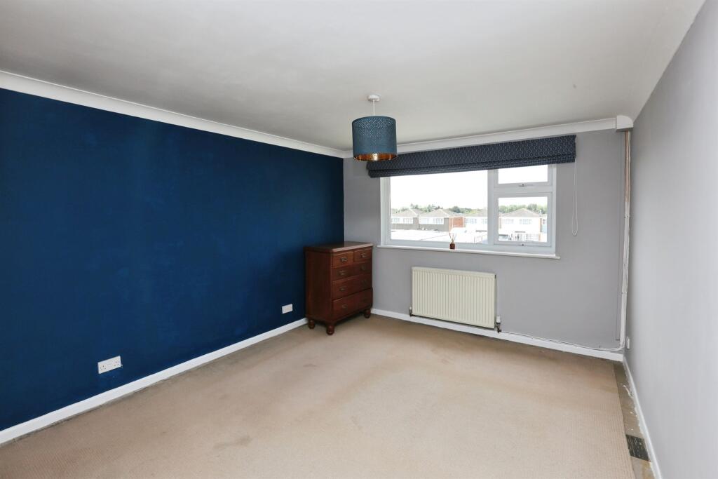 Gale Moor Avenue, Gosport - View 4