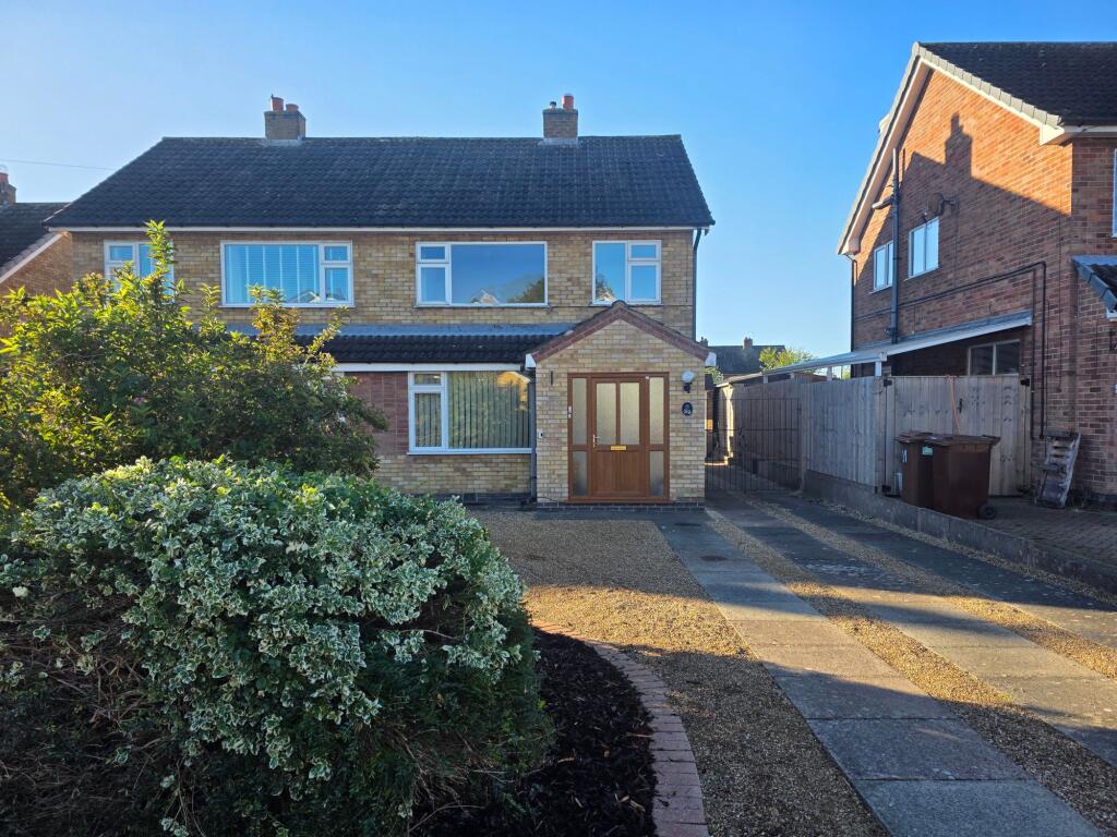3-bed semi-detached on Melbray Drive, Melton Mowbray, LE13, £220,000