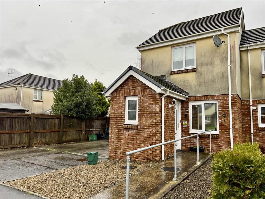 Main image of property: Fforest Fach, Tycroes, Ammanford