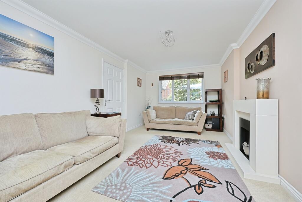 House in Broadland, Great and Little Plumstead - More