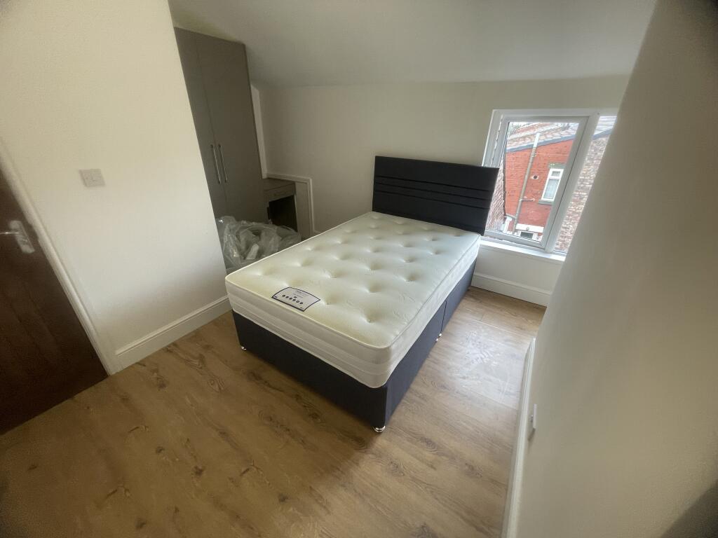 Main image of property: Room 7 Picton road L15