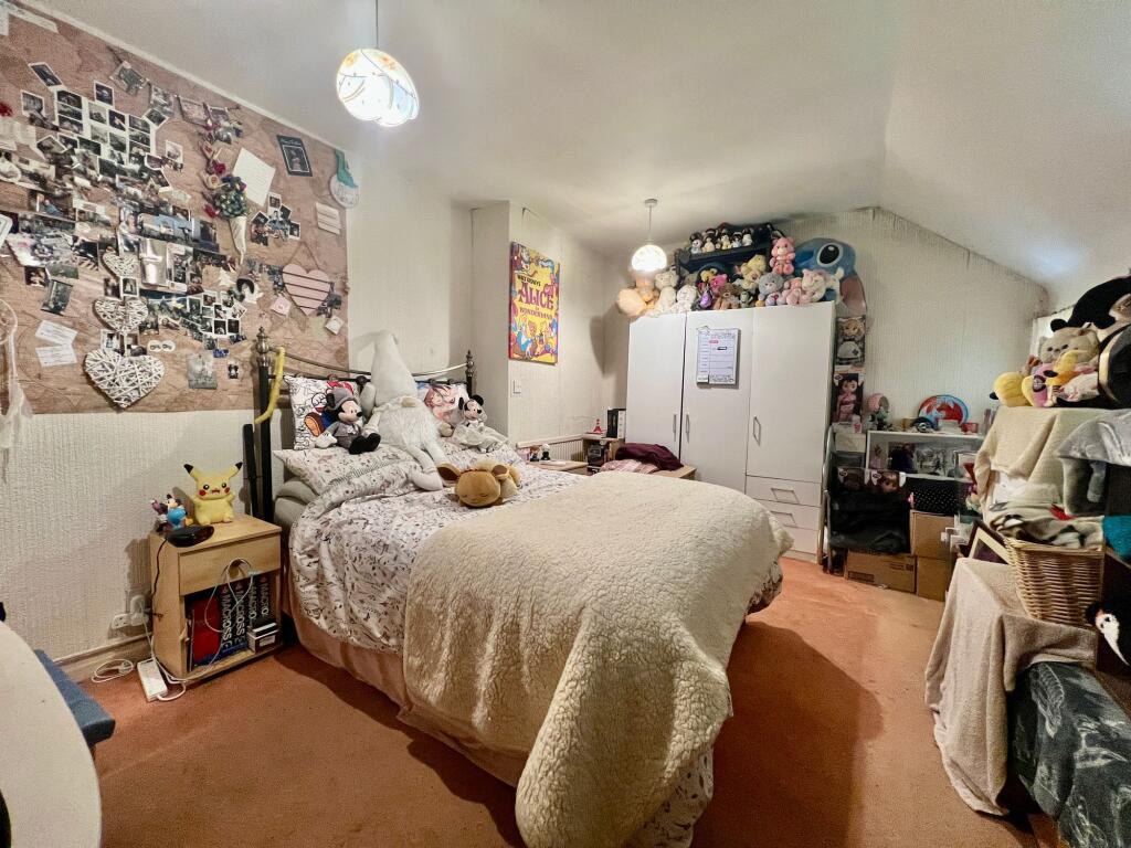 House in South Kesteven, Grantham - More