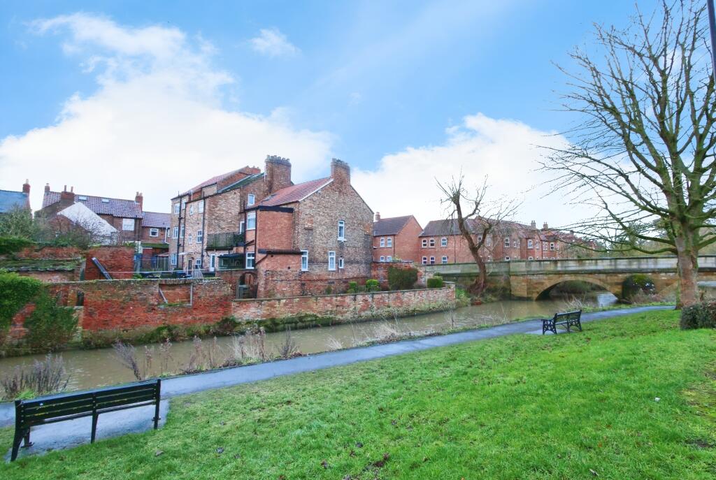 Bridge Street, Thirsk, YO7 photo 3