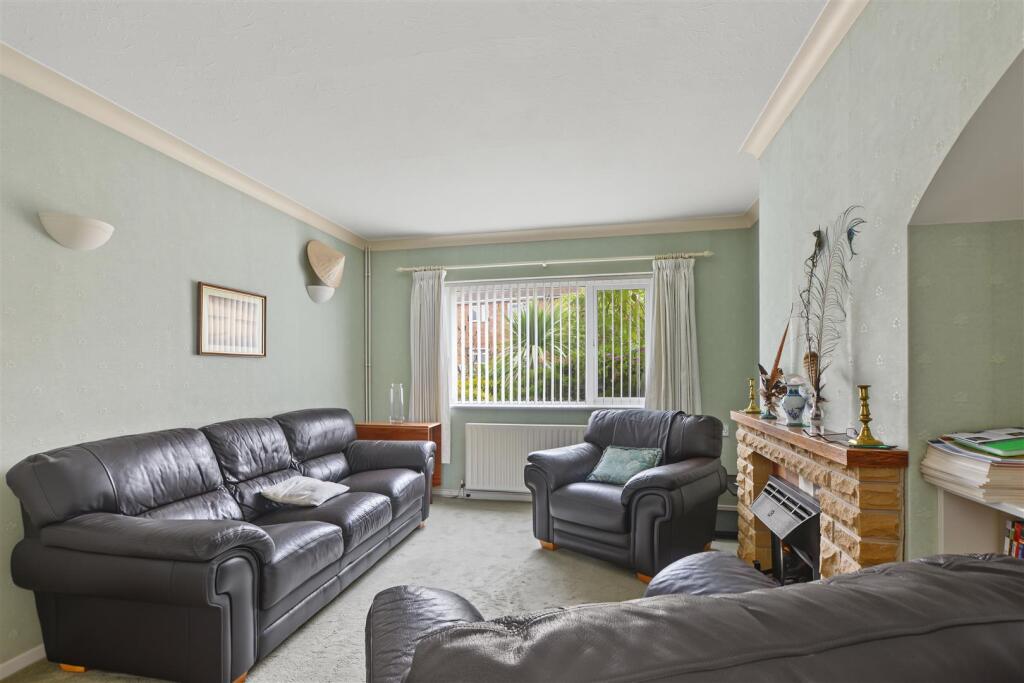 House in Nottingham, Chilwell - View 4
