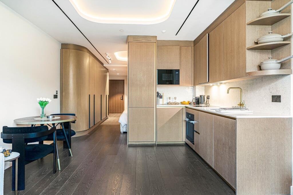 Apartment in London, Soho - View 5