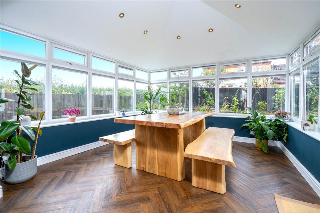 House in South Kesteven, Thurlby - More