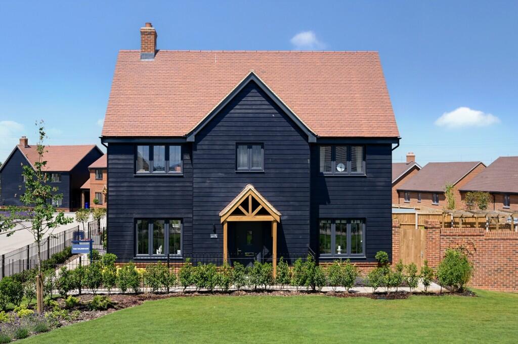 Main image of property: Grovehurst Road,
Sittingbourne,
Kent,
ME98RB