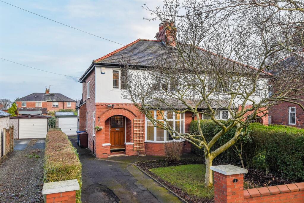 Main image of property: Broadway, Leyland