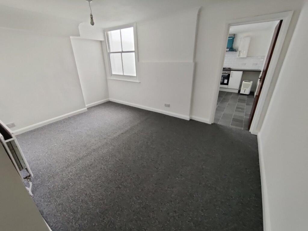 Apartment in Brighton - View 5