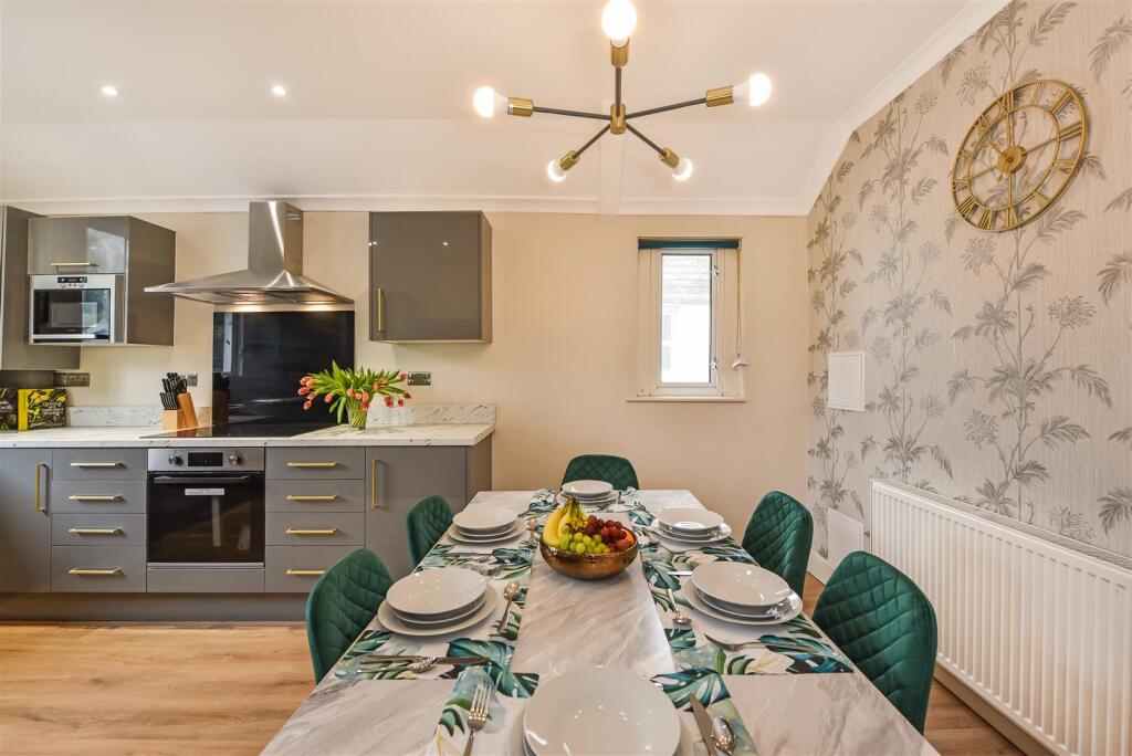 Apartment in Cardiff, Plasnewydd, Roath - View 3