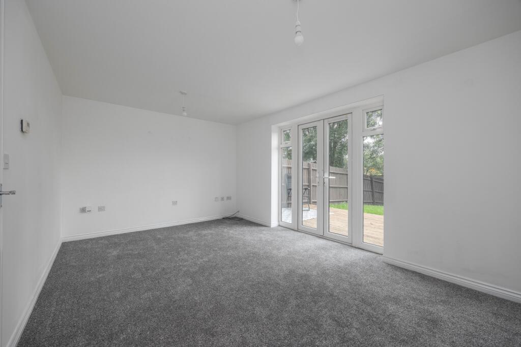 House in Walsall, Pool Hayes, Ashmore Lake - View 2