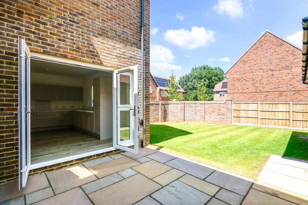 Coningsby Road, Hawkinge, Kent, CT18 photo 4