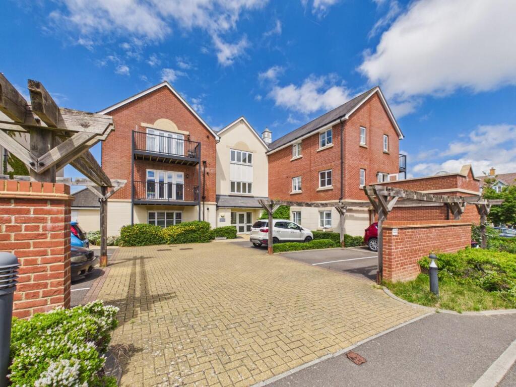 Main image of property: Broadview Close, Kingsnorth, Ashford TN25 7AQ