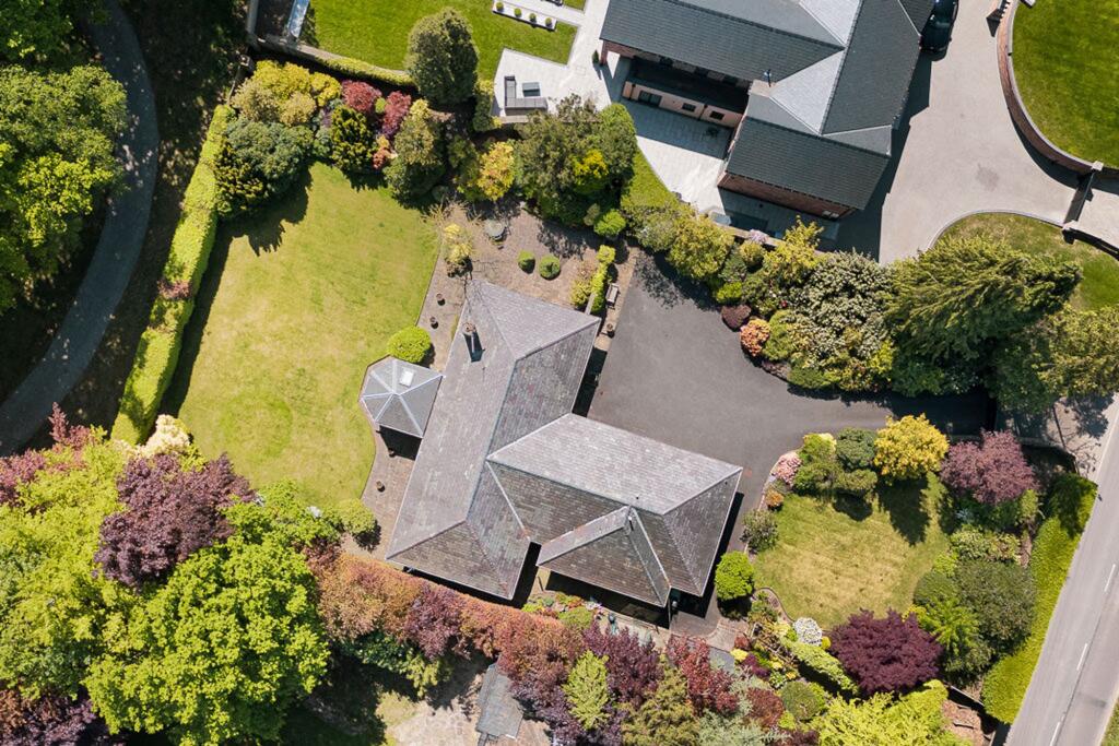 House in Mere, Hoo Green - View 4