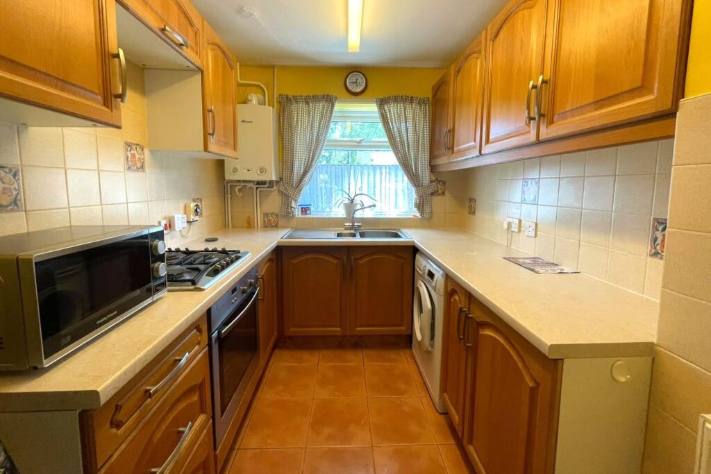 House in Guildford, Ash - View 3