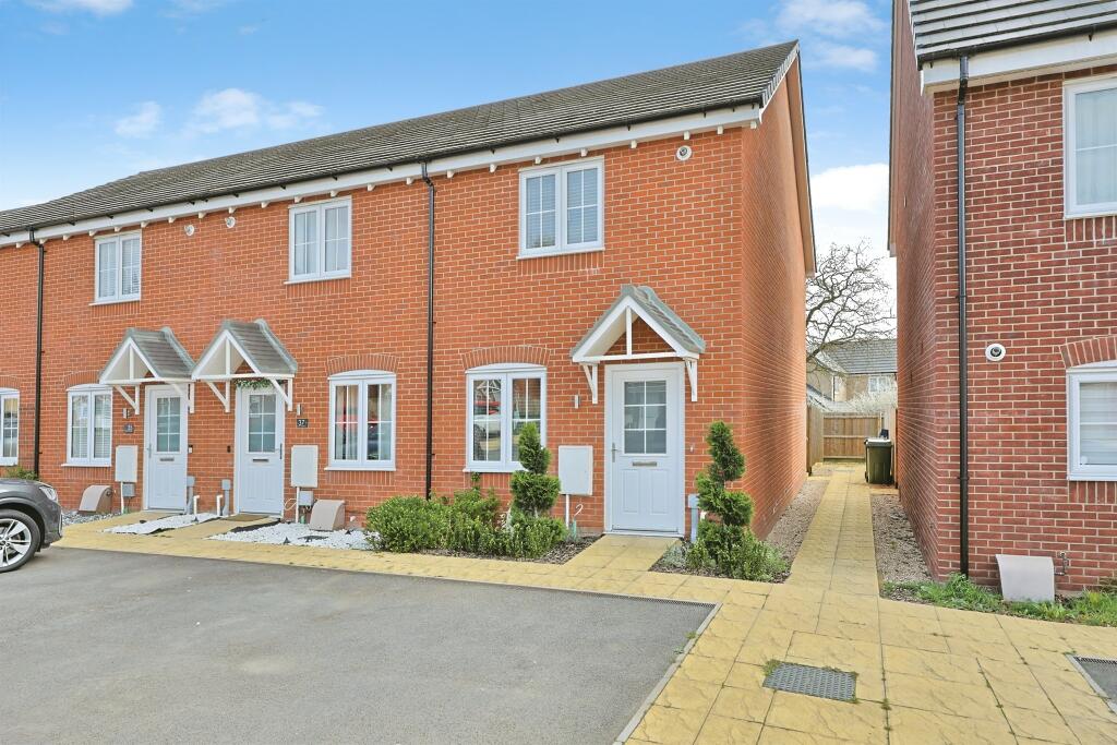 2-bed terraced on Turner Crescent, Postwick, Norwich, £72,500