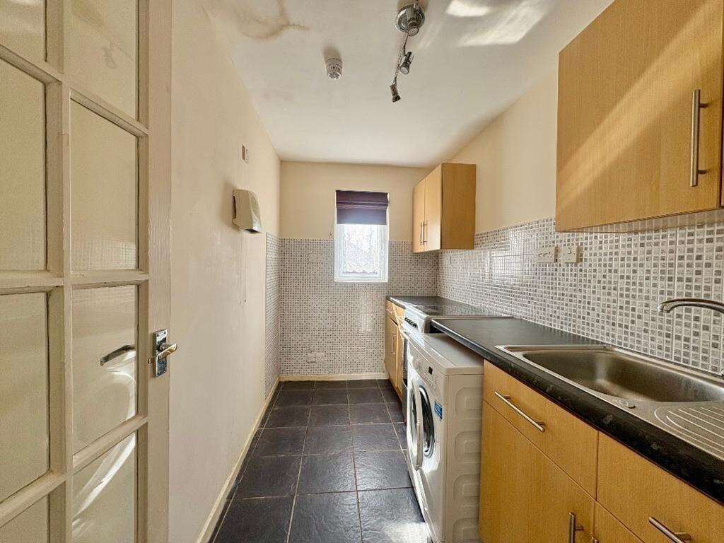 Conway Close, Houghton Regis, LU5 photo 2