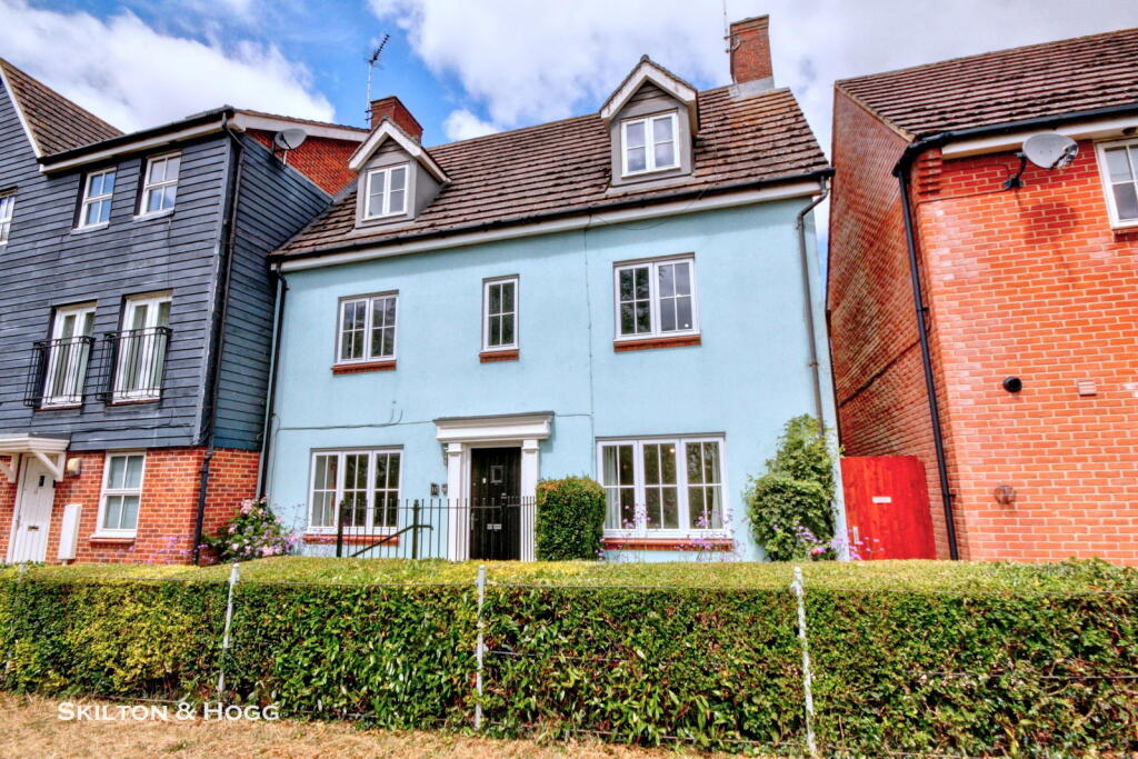 Main image of property: The Weir, Daventry, NN11 8AU