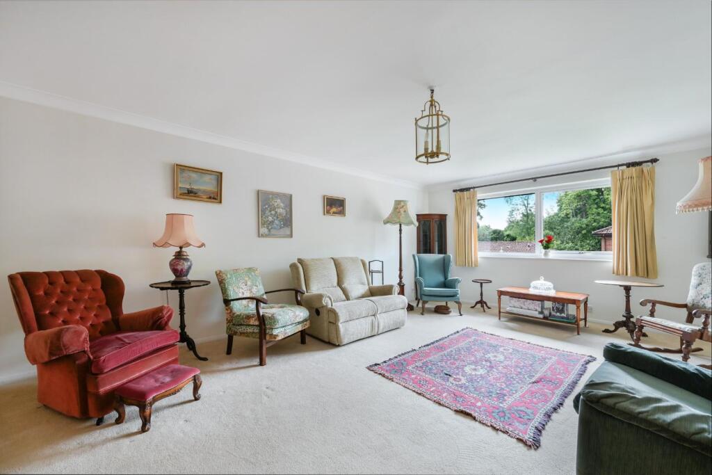 Apartment in Tadworth - View 4