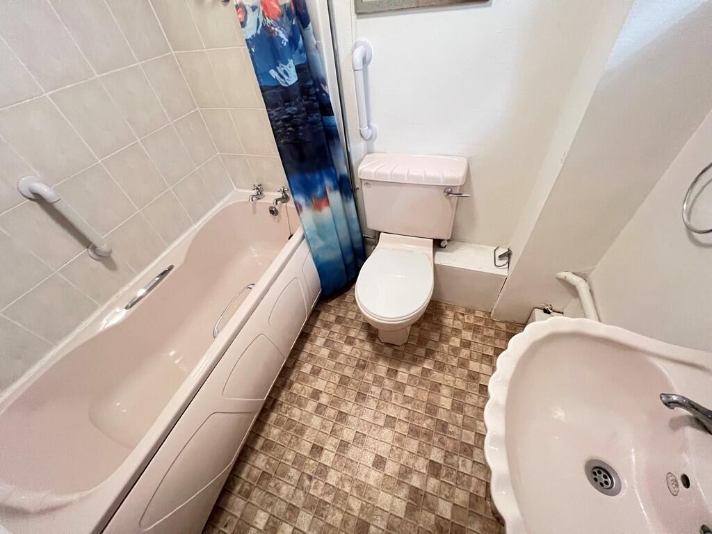Apartment in Blackburn - View 5