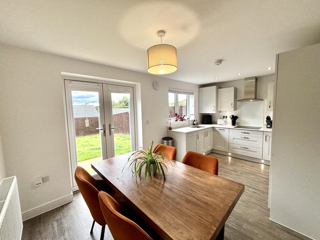 House in Leeds, West Yorkshire - View 2